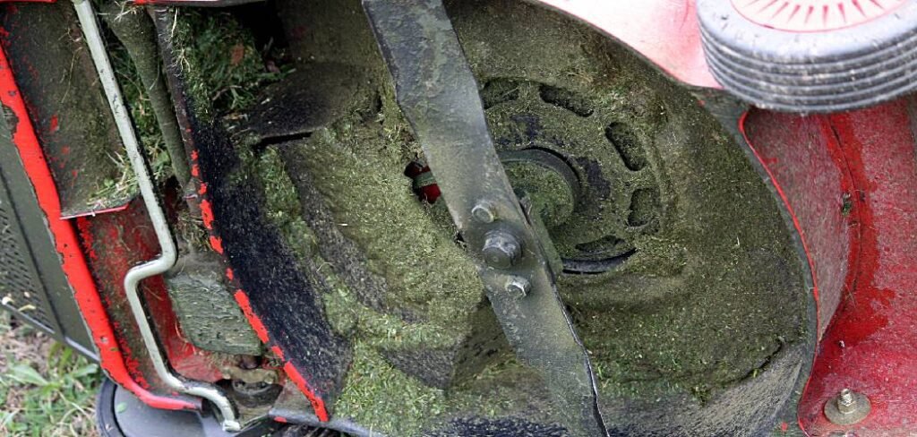 How to Clean a Mower Deck