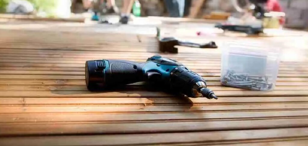 How to Remove Decking Screws