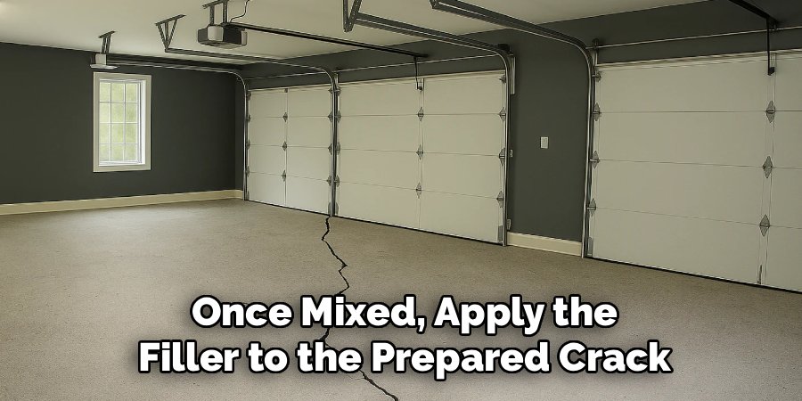 Once Mixed, Apply the
Filler to the Prepared Crack